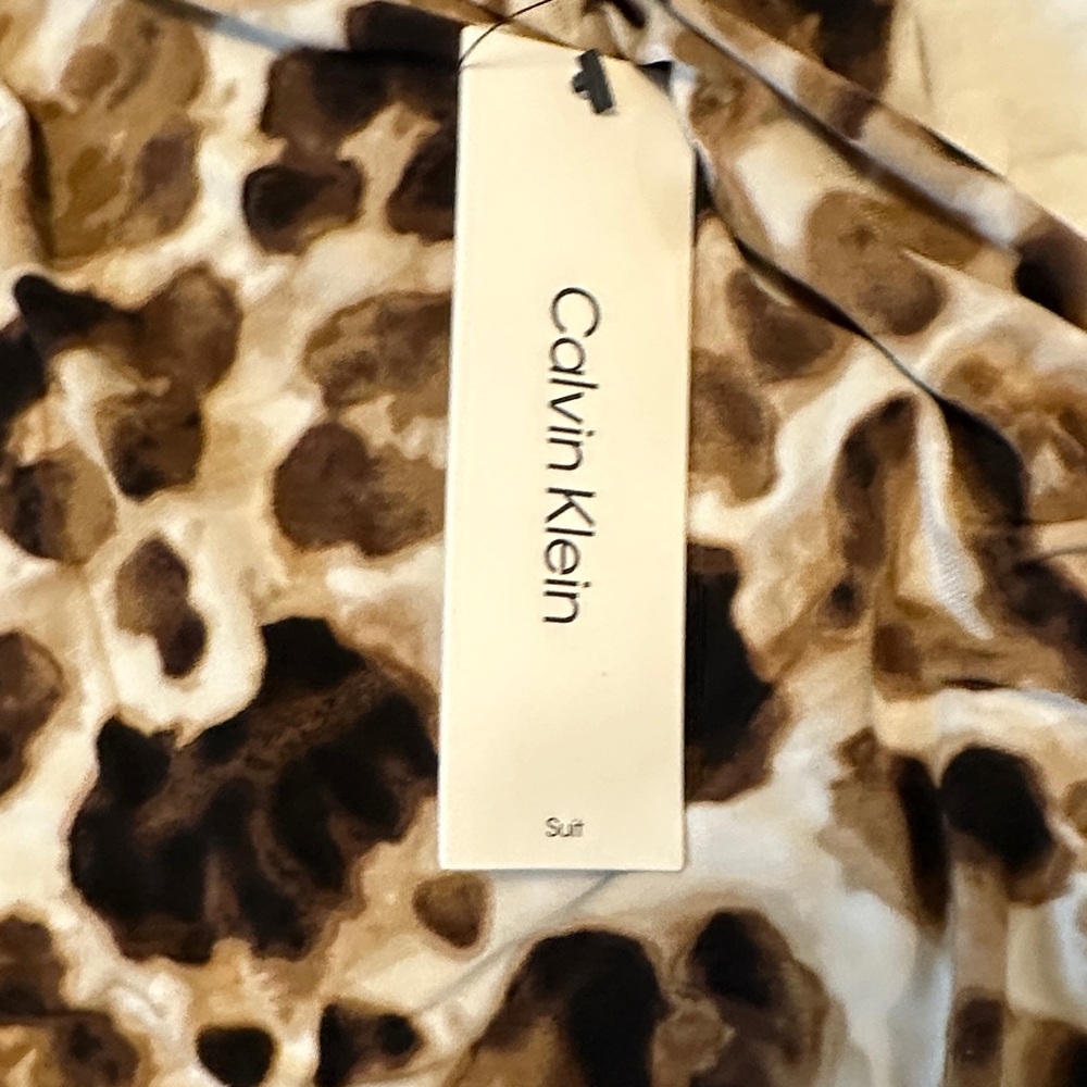 Calvin Klein Leopard Print Sleeveless Blouse NWT Large Chic Animal Print Top - Picture 6 of 8